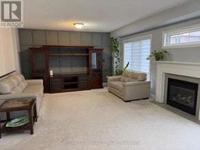 21 Crellin St in Ajax, ON - Building Photo - Building Photo