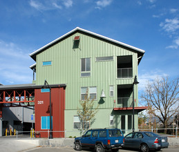 Waterfront Apartments in Petaluma, CA - Building Photo - Building Photo