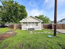 404 Oak St in Forney, TX - Building Photo