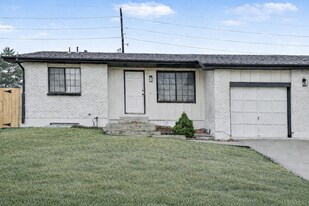 6483 Newcombe Ct in Arvada, CO - Building Photo