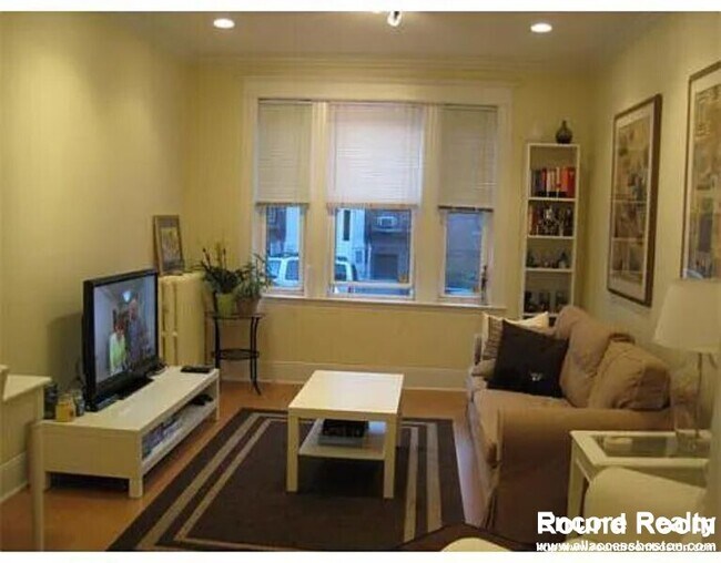 47 Park Vale Ave, Unit 4, Unit 4