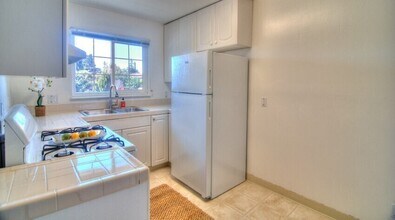 505 Columbia Ave in Sunnyvale, CA - Building Photo - Building Photo