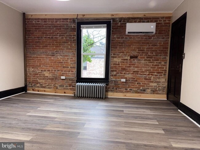 121 E Washington St in Chambersburg, PA - Building Photo - Building Photo