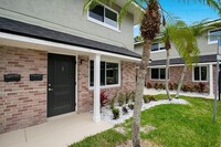 2322 S Palmetto Ave in South Daytona, FL - Foto de edificio - Building Photo