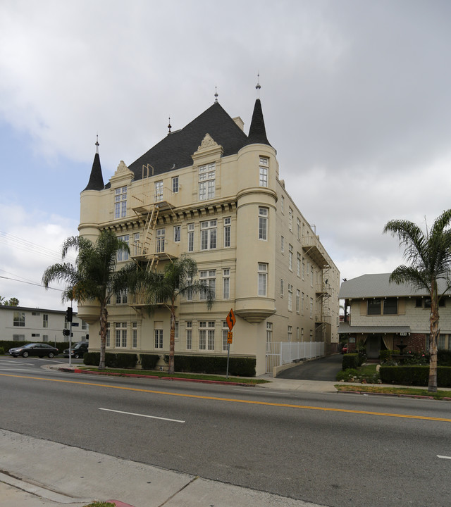 The Chateau Laurier in Los Angeles, CA - Foto de edificio