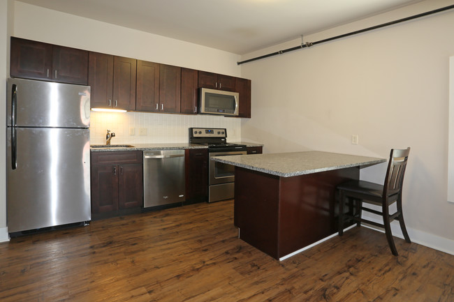 Fayette Place in Syracuse, NY - Foto de edificio - Interior Photo