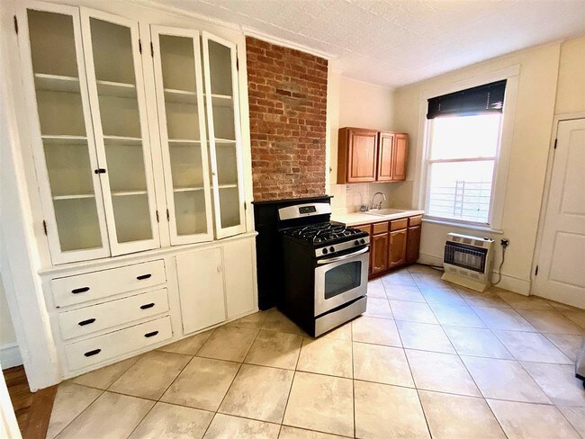 492 Monmouth St in Jersey City, NJ - Building Photo - Building Photo