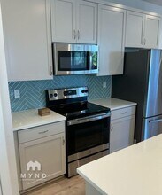 7166 SE Blanton St in Hillsboro, OR - Foto de edificio - Building Photo