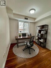 28 Victoria Ave N in Hamilton, ON - Building Photo - Building Photo