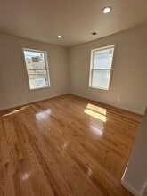 543 3rd Ave in Lyndhurst, NJ - Building Photo - Building Photo