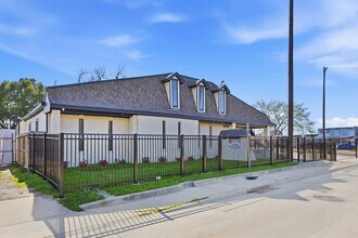 3911 Fulton St in Houston, TX - Building Photo - Building Photo