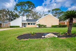 3322 Robinson Rd in Missouri City, TX - Building Photo