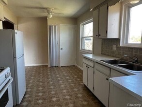1540 Ford Blvd in Lincoln Park, MI - Building Photo - Building Photo
