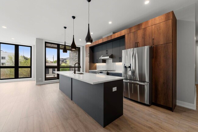 1718 S Halsted St in Chicago, IL - Building Photo - Building Photo
