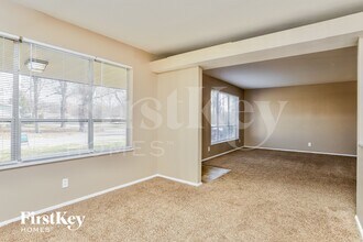 10201 Pannell Dr in St. Louis, MO - Foto de edificio - Building Photo