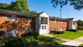 Park High Apartments in Highland Park, MI - Building Photo