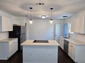 4315 Avenue L in Galveston, TX - Building Photo - Building Photo