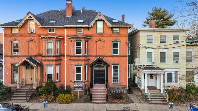 55 Trumbull St, Unit 21