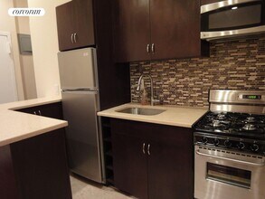 152 E 35th St in New York, NY - Building Photo - Building Photo