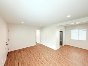 2302-2306 N Frederic St in Burbank, CA - Building Photo - Building Photo