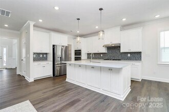 11027 Lochmere Rd in Charlotte, NC - Building Photo - Building Photo