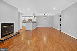 9919 Oakton Terrace Rd in Oakton, VA - Building Photo - Building Photo