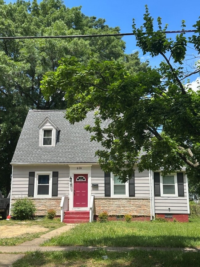 property at 610 Pensacola Ave