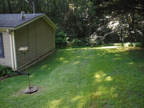 127 John Lewis Dr in Six Mile, SC - Building Photo - Building Photo