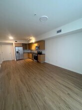 853 E 27th St, Unit A3 in Hialeah, FL - Foto de edificio - Building Photo