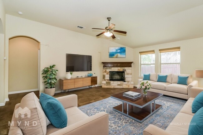 18401 Rio Chama Ln in Austin, TX - Foto de edificio - Building Photo