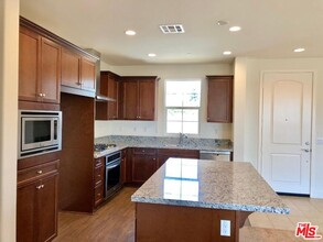 11662 Solaire Wy in Chino, CA - Building Photo - Building Photo