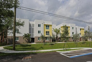 Northwest Gardens II in Fort Lauderdale, FL - Building Photo - Building Photo