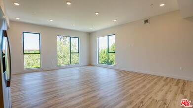 1540 S Hayworth Ave in Los Angeles, CA - Building Photo - Building Photo