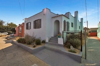 2775-2777 E 21st St in Oakland, CA - Building Photo - Building Photo