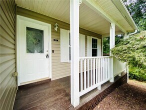 4090 Riversong Dr NW in Suwanee, GA - Building Photo - Building Photo