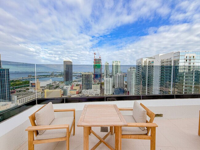 225 N Miami Ave, Unit FL14-ID1442068P in Miami, FL - Building Photo - Building Photo