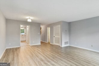 587 Wedgewood Dr in Alpharetta, GA - Building Photo - Building Photo