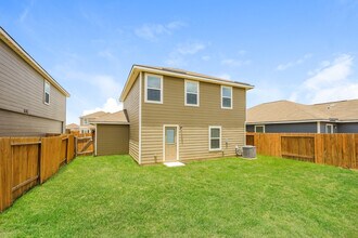 7226 Lazy Cyn in San Antonio, TX - Building Photo - Building Photo