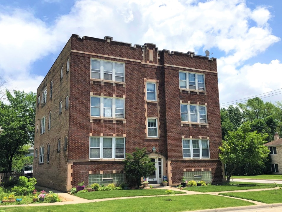 3545 Vernon Ave in Brookfield, IL - Foto de edificio