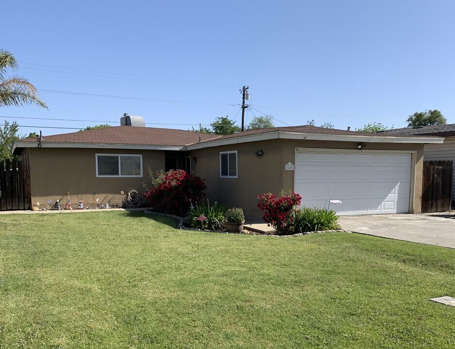 148 E D St in Lemoore, CA - Building Photo