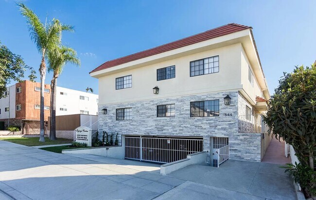 544 E Tujunga Ave in Burbank, CA - Building Photo - Building Photo
