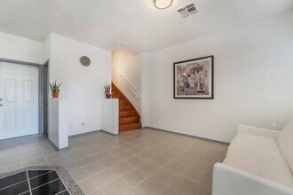 1012 Dusty Creek St in Las Vegas, NV - Building Photo - Building Photo