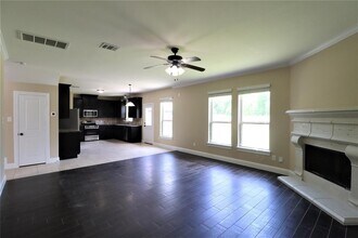 8411 Creekside Timbers Dr in Tomball, TX - Building Photo - Building Photo