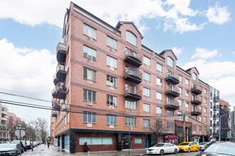 140-32 Cherry Ave in Flushing, NY - Foto de edificio - Building Photo