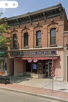 137 S Peterboro St in Canastota, NY - Building Photo