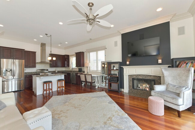 3806 N Ashland Ave in Chicago, IL - Building Photo - Building Photo