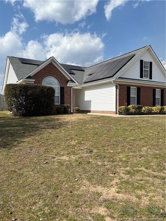 1964 Yellowbrick Rd in Fayetteville, NC - Building Photo