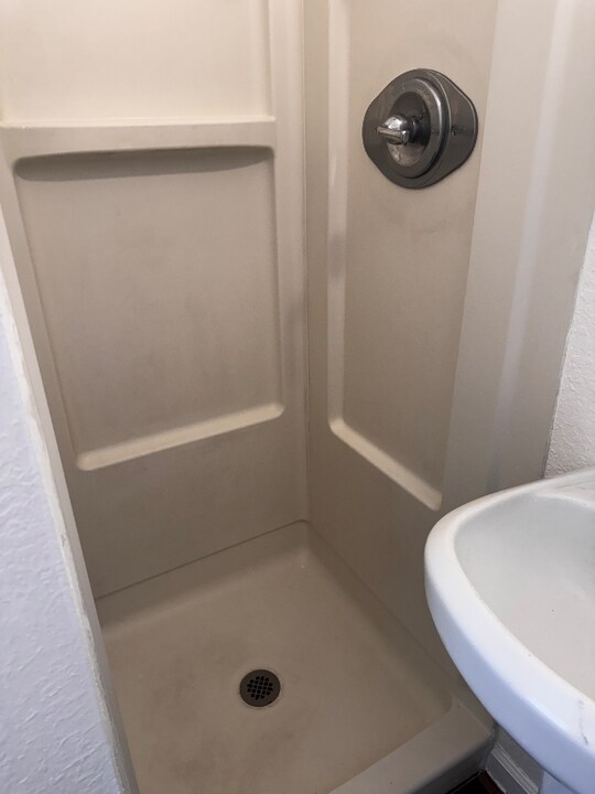 8557 Juniper Ave in Fontana, CA - Building Photo