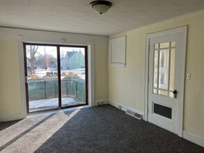 136 N Dewey Ave in Jefferson, WI - Building Photo - Building Photo