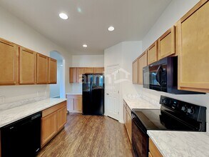 10707 Carloway Hills Dr in Wimauma, FL - Foto de edificio - Building Photo